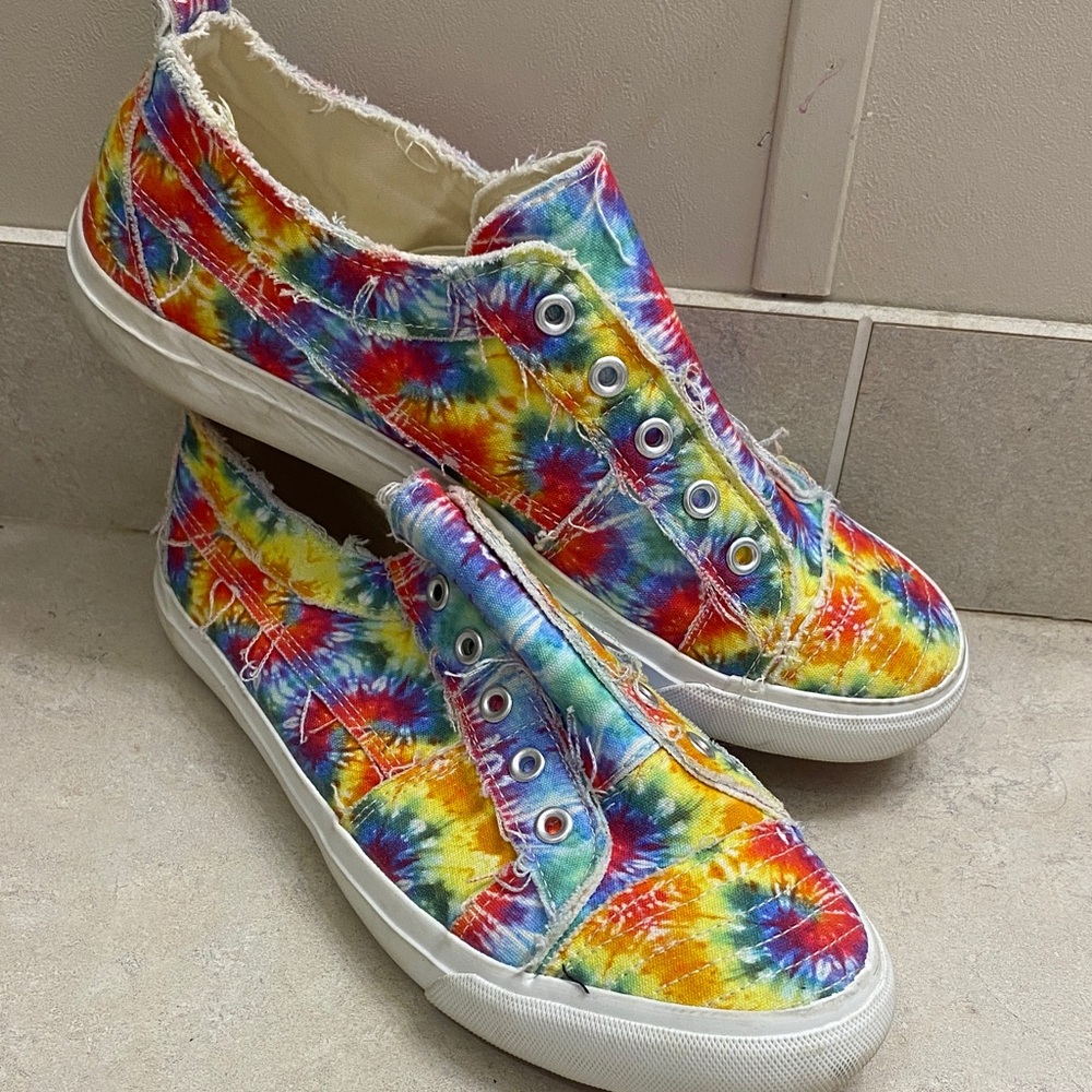 Corkys Vibrant Tie-Dye Women's Sneakers 10